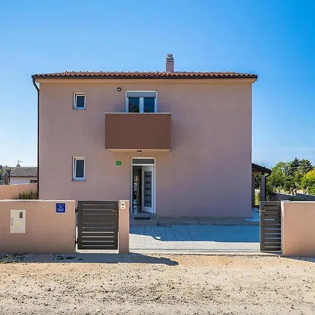 Enjoy Holiday home Pula