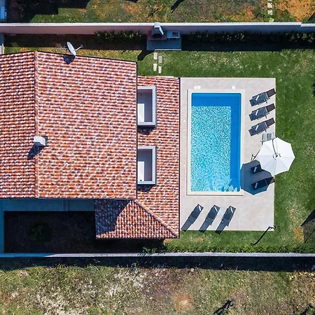 Enjoy 別荘 プーラ