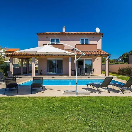 Enjoy 別荘 プーラ